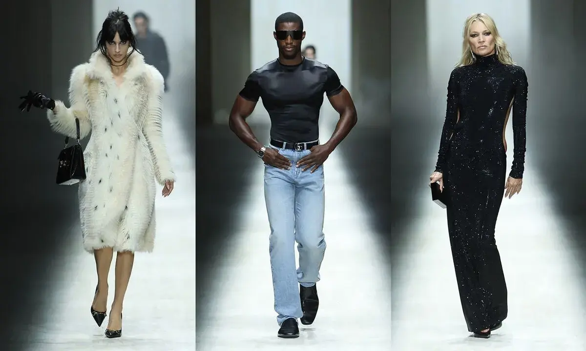 Models präsentieren auf dem Laufsteg Looks von Gucci Designer: eine Frau im Pelzmantel, ein Mann in Jeans und ein Model in einem glitzernden schwarzen Kleid.