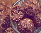 Energiekugeln, perfekt für late night snacks. Nussig, schokoladig und voller guter Zutaten.